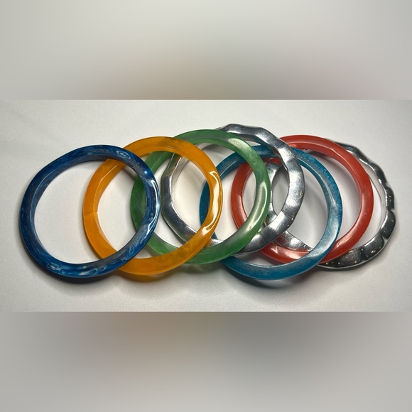 Vintage Wavy Bangles Pewter & Plastic bangles - Picture 7 of 17